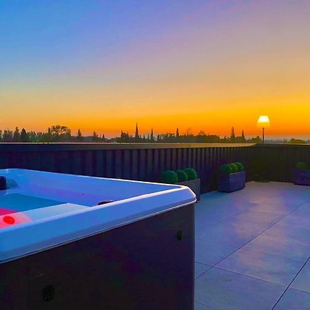 Saint Remy De Provence Roof Top Avec Jacuzzi Esterno foto