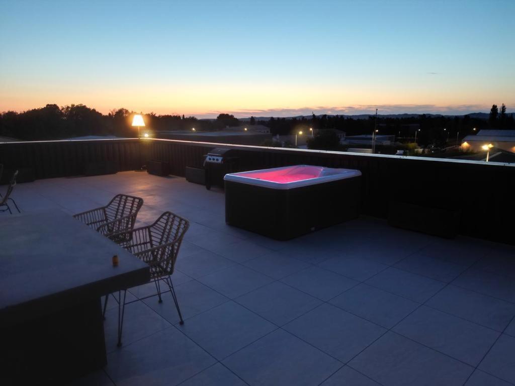 Saint Remy De Provence Roof Top Avec Jacuzzi Esterno foto