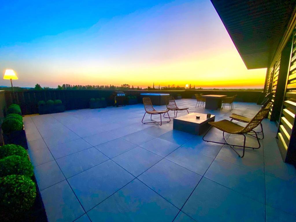 Saint Remy De Provence Roof Top Avec Jacuzzi Esterno foto